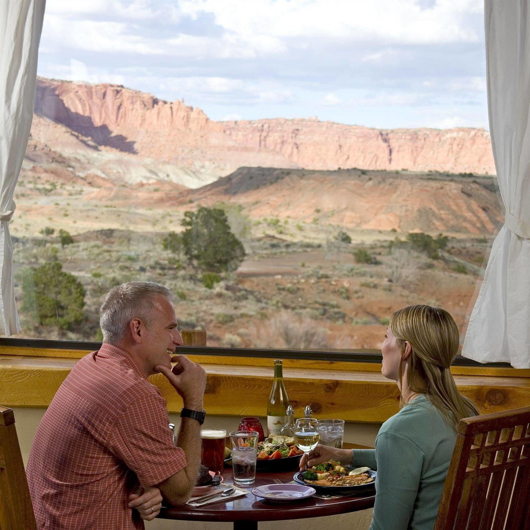 The Rim Rock Inn Torrey Exterior photo