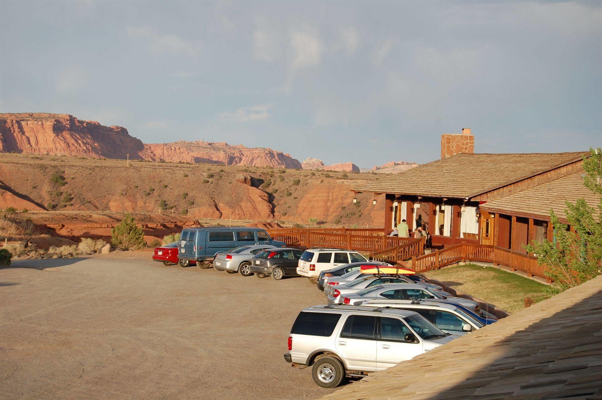 The Rim Rock Inn Torrey Exterior photo